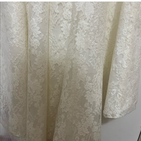 Elegant White Wedding Dress - Picture 7 of 13